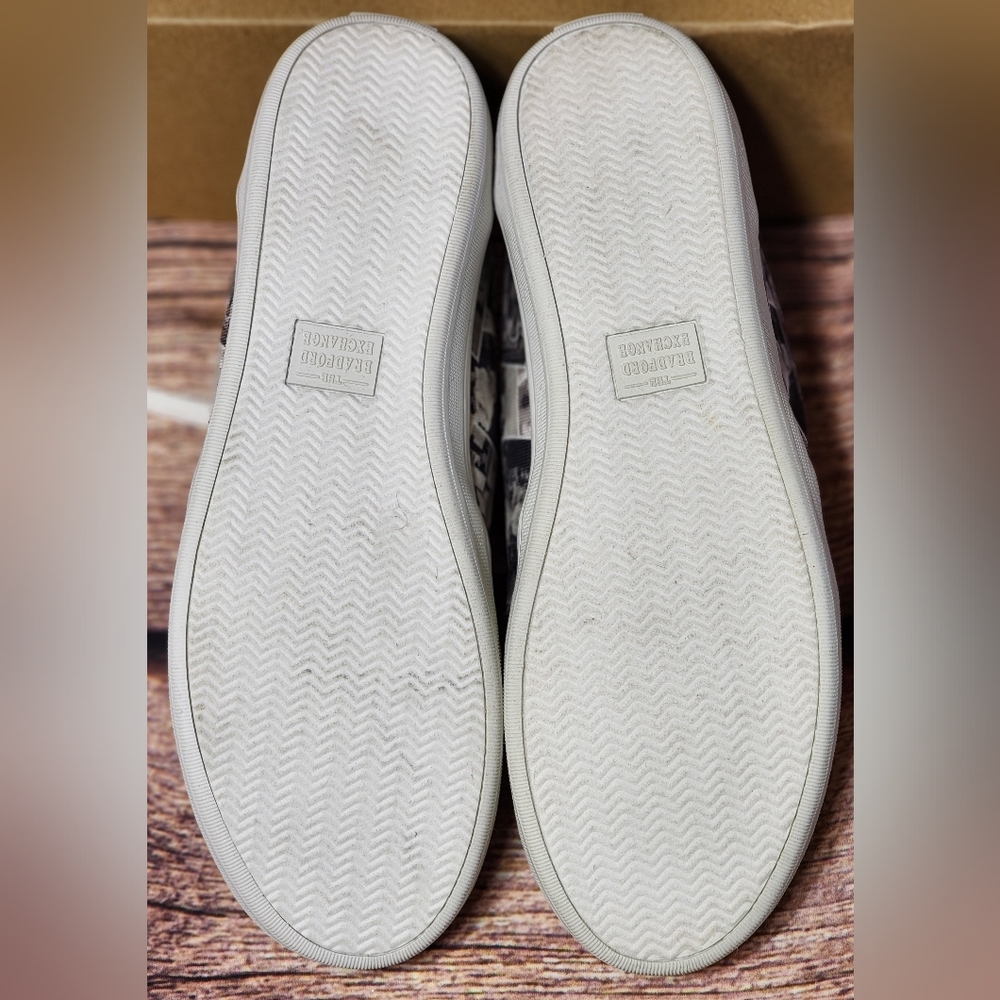 I Love Lucy Sneakers - Size 9 - Picture 11 of 12